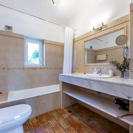 Βίλα Stamango Luz